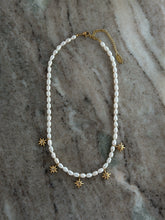Load image into Gallery viewer, Estrella Necklace
